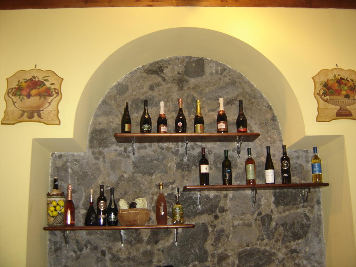 Ai Vecchi Crateri Guest House Sant'Alfio ภายนอก รูปภาพ